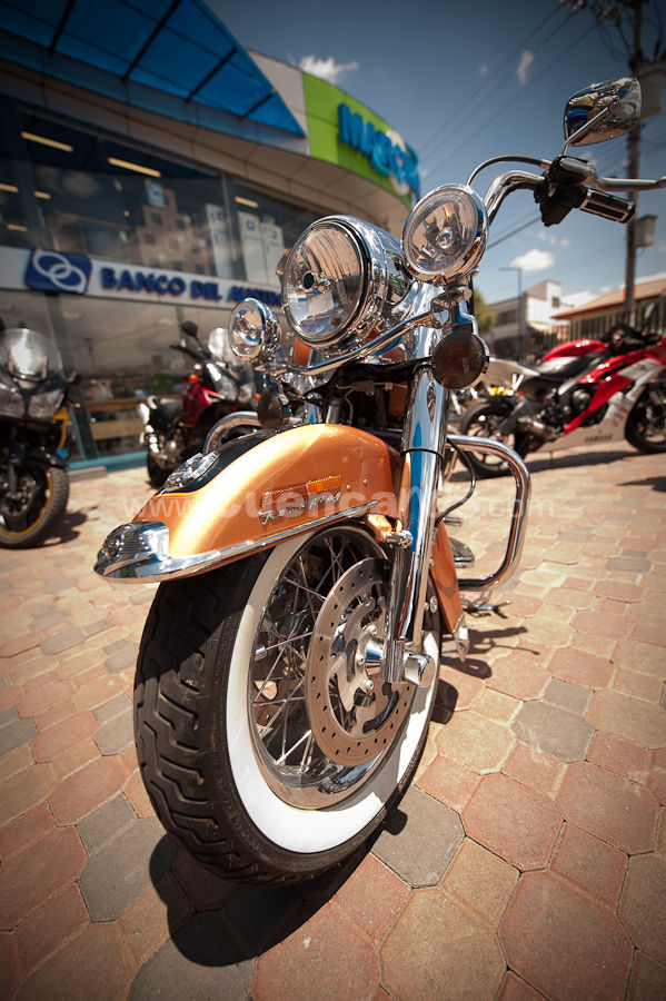 Motos y Modelos en Plaza Bocatti
