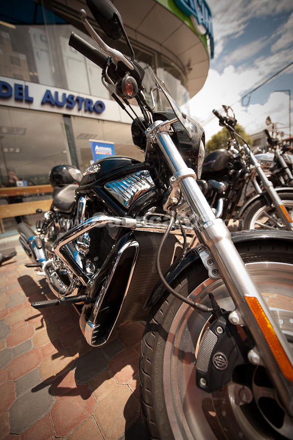 Motos y Modelos en Plaza Bocatti