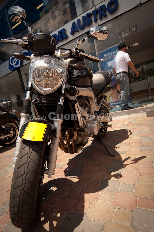 Motos y Modelos en Plaza Bocatti