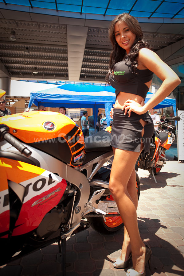 Motos y Modelos en Plaza Bocatti