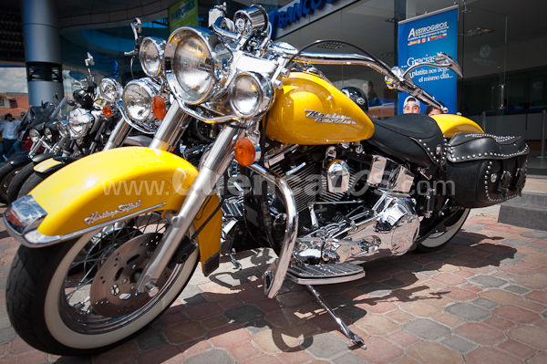 Motos y Modelos en Plaza Bocatti