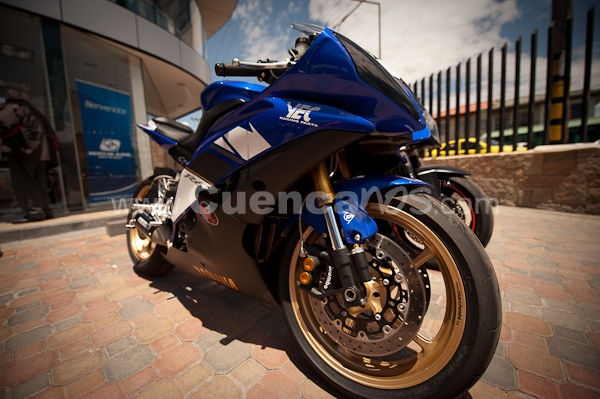 Motos y Modelos en Plaza Bocatti