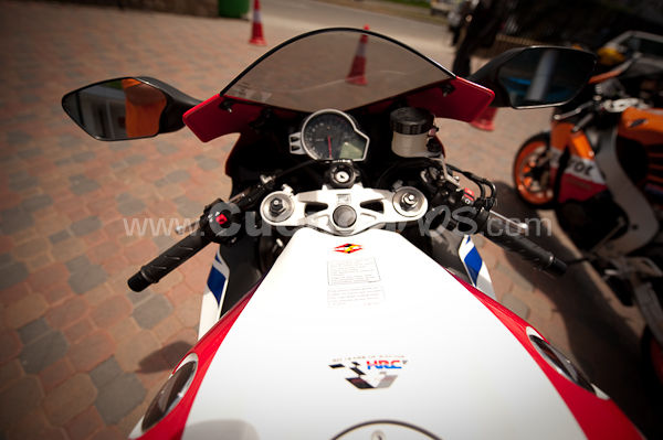 Motos y Modelos en Plaza Bocatti