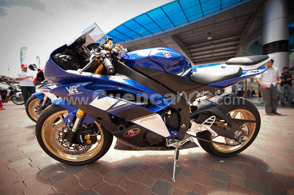Motos y Modelos en Plaza Bocatti