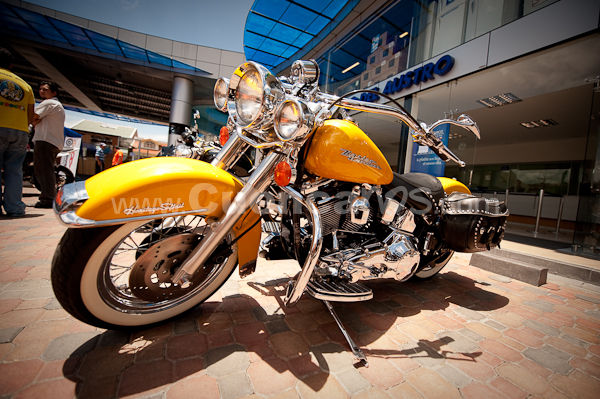 Motos y Modelos en Plaza Bocatti