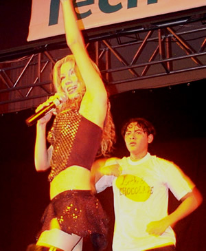 Presentación de Sharon en el Hilton