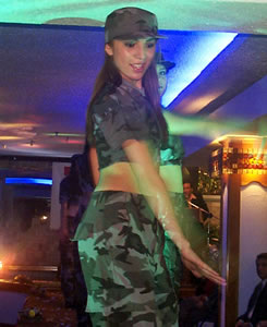 L Chic Model