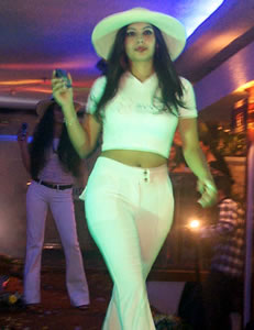 L Chic Model