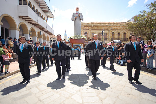 Colegio Sagrados Corazones en canonización del padre Damián