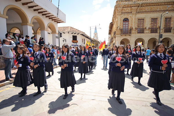 Colegio Sagrados Corazones en canonización del padre Damián