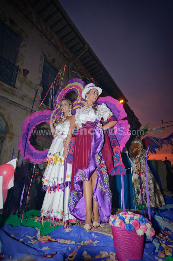 Elección Traje Típico de Candidatas a Reina de Cuenca 2009
