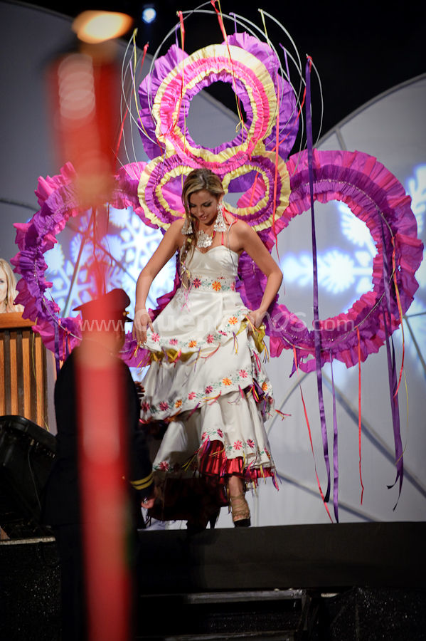 Elección Traje Típico de Candidatas a Reina de Cuenca 2009