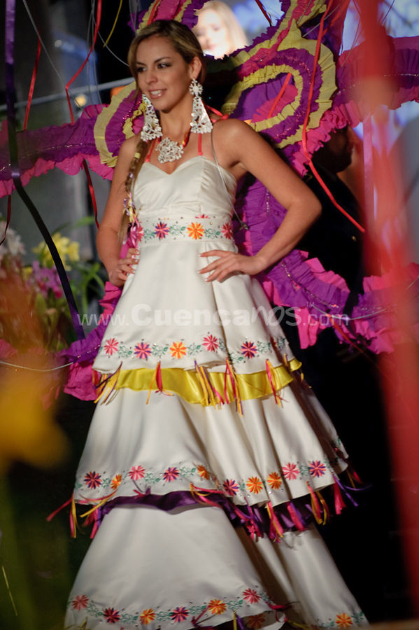 Elección Traje Típico de Candidatas a Reina de Cuenca 2009