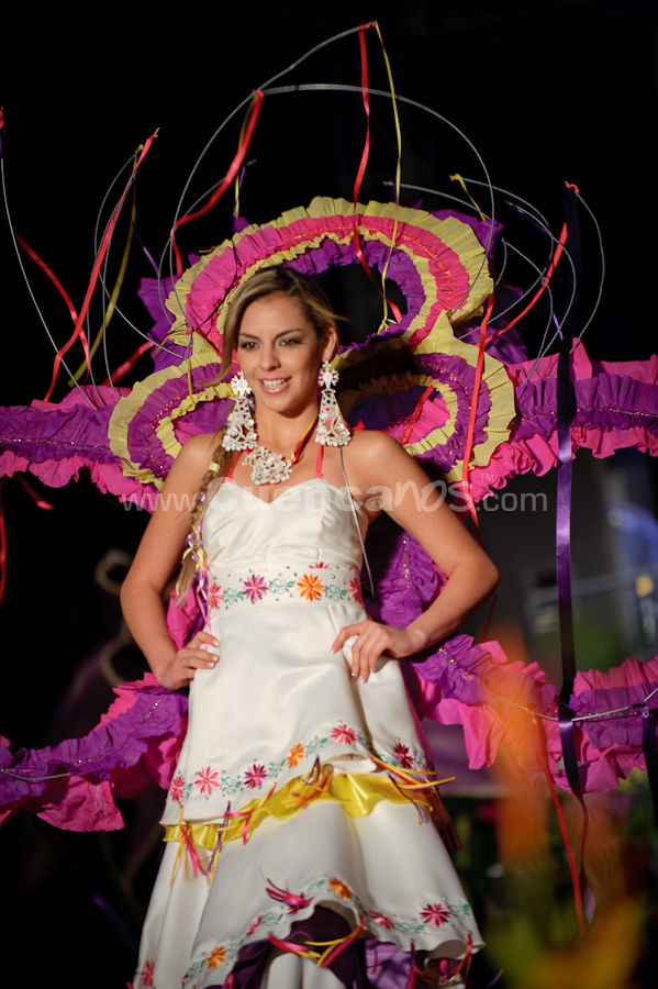 Elección Traje Típico de Candidatas a Reina de Cuenca 2009