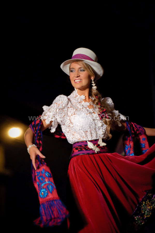 Elección Traje Típico de Candidatas a Reina de Cuenca 2009