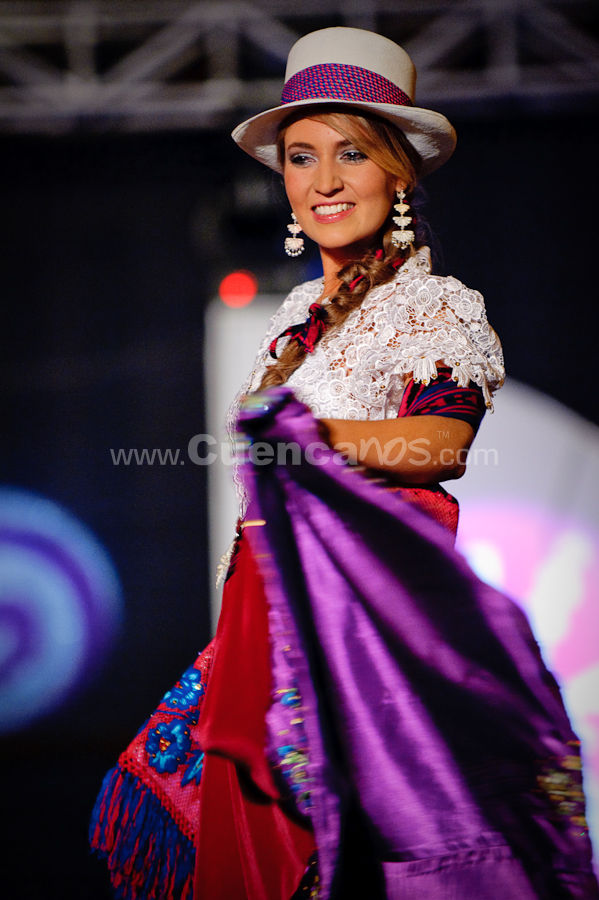 Elección Traje Típico de Candidatas a Reina de Cuenca 2009