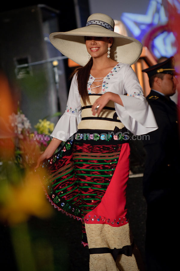 Elección Traje Típico de Candidatas a Reina de Cuenca 2009