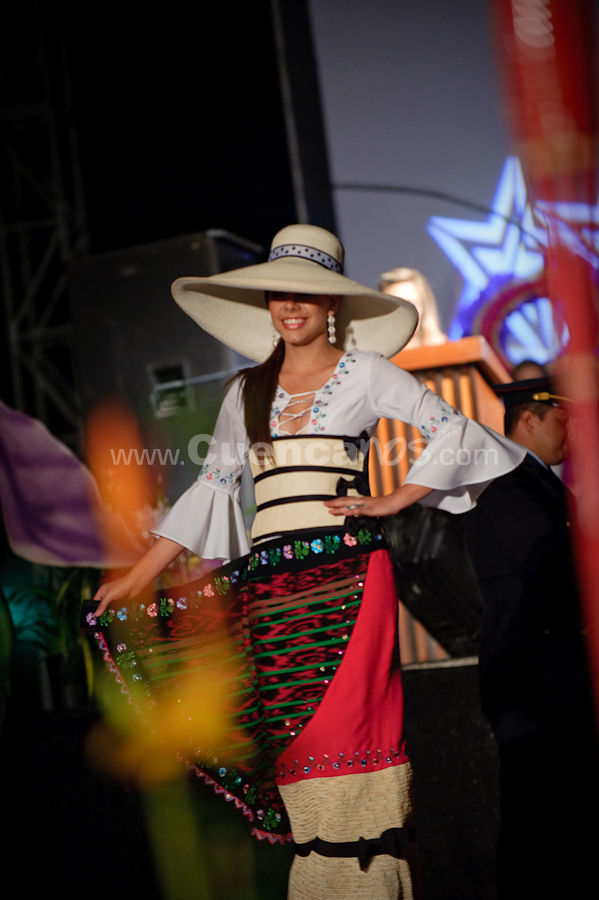 Elección Traje Típico de Candidatas a Reina de Cuenca 2009