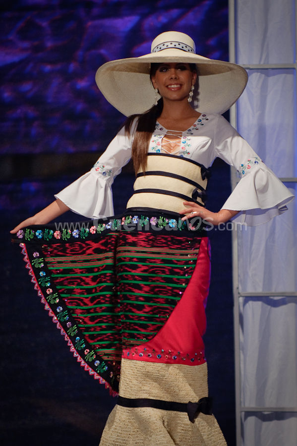 Elección Traje Típico de Candidatas a Reina de Cuenca 2009