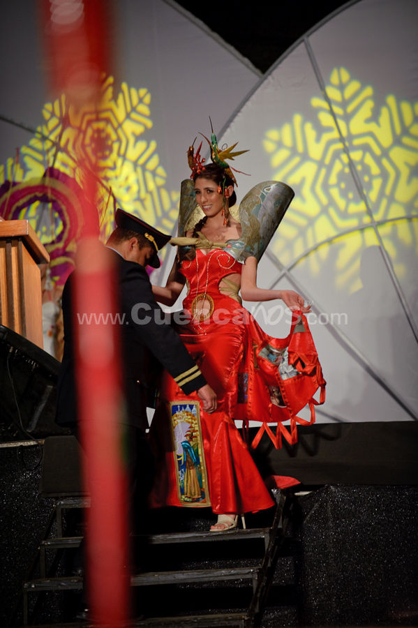 Elección Traje Típico de Candidatas a Reina de Cuenca 2009