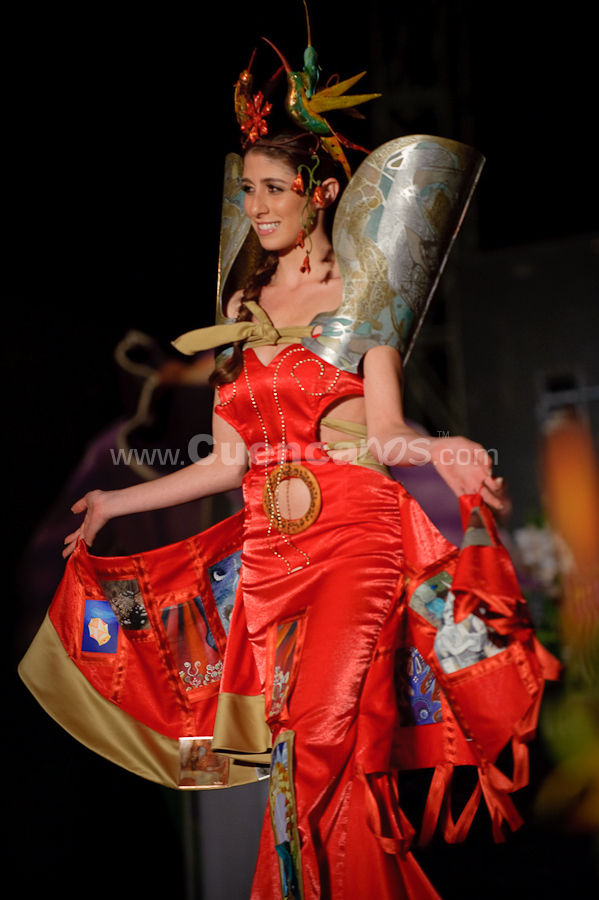 Elección Traje Típico de Candidatas a Reina de Cuenca 2009