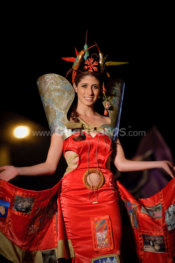 Elección Traje Típico de Candidatas a Reina de Cuenca 2009