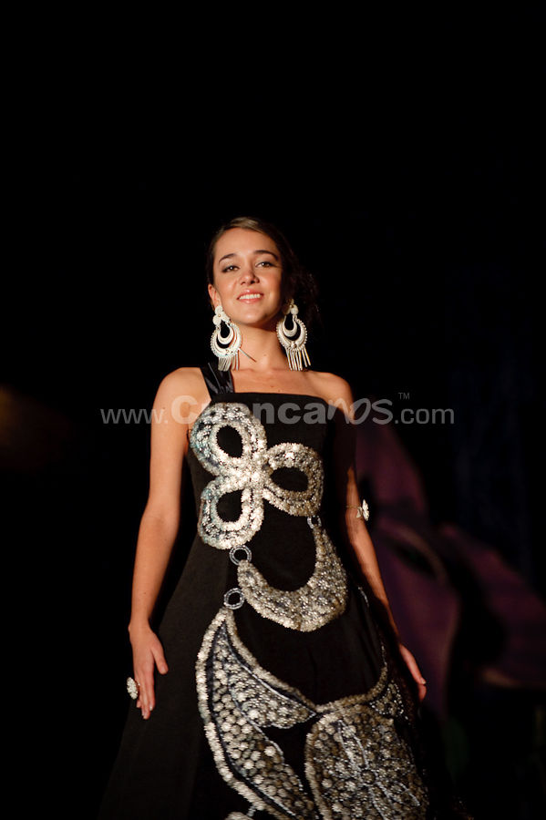 Elección Traje Típico de Candidatas a Reina de Cuenca 2009