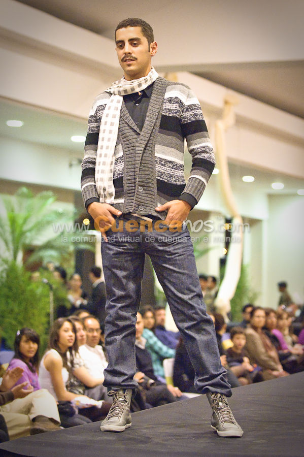 Magia Ayuda Desfile de Modas Virreina 2010