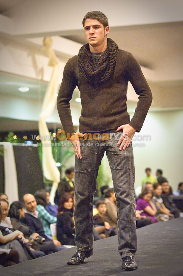 Magia Ayuda Desfile de Modas Virreina 2010