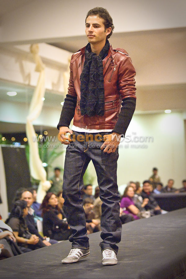Magia Ayuda Desfile de Modas Virreina 2010