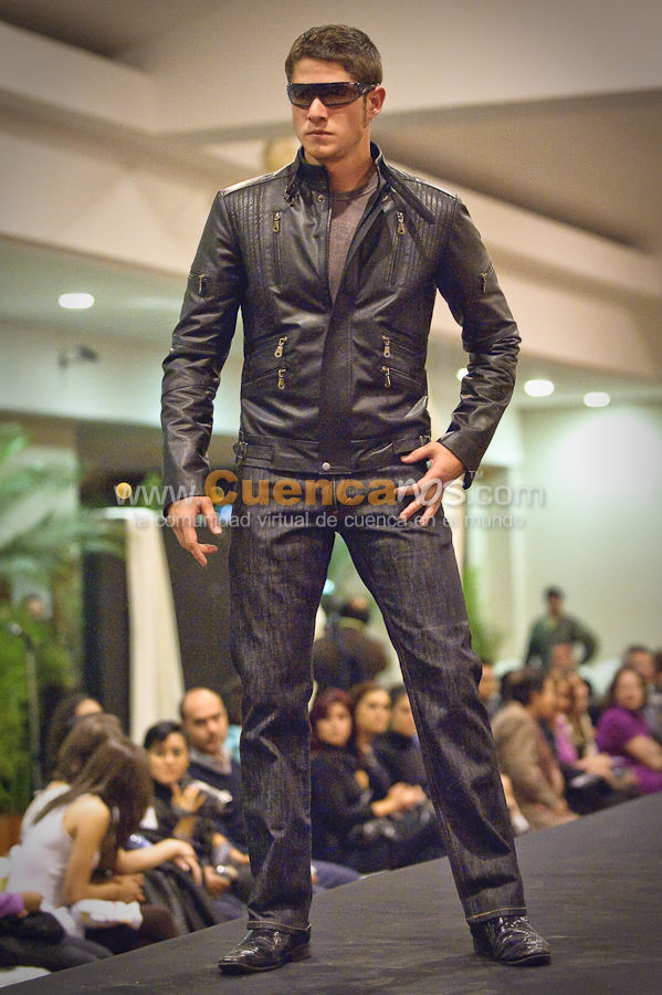 Magia Ayuda Desfile de Modas Virreina 2010