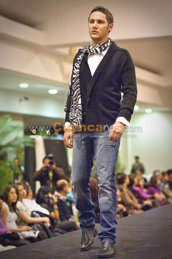 Magia Ayuda Desfile de Modas Virreina 2010