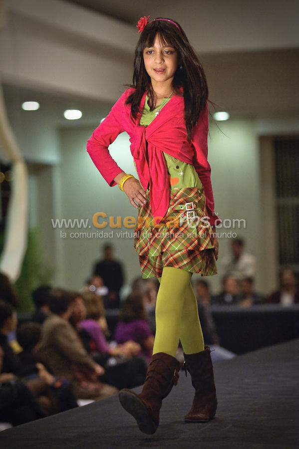Magia Ayuda Desfile de Modas Virreina 2010