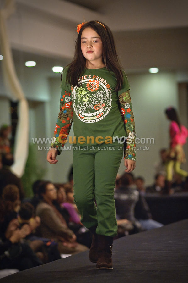 Magia Ayuda Desfile de Modas Virreina 2010
