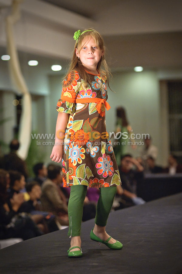 Magia Ayuda Desfile de Modas Virreina 2010