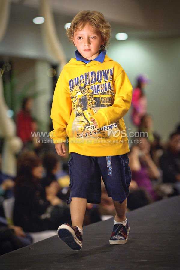Magia Ayuda Desfile de Modas Virreina 2010