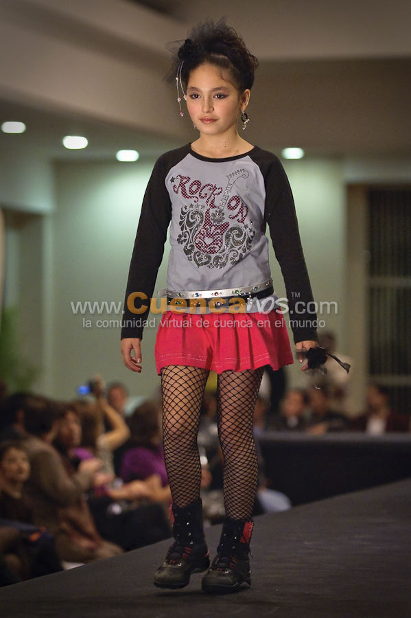 Magia Ayuda Desfile de Modas Virreina 2010