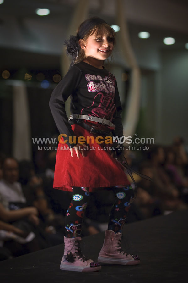 Magia Ayuda Desfile de Modas Virreina 2010