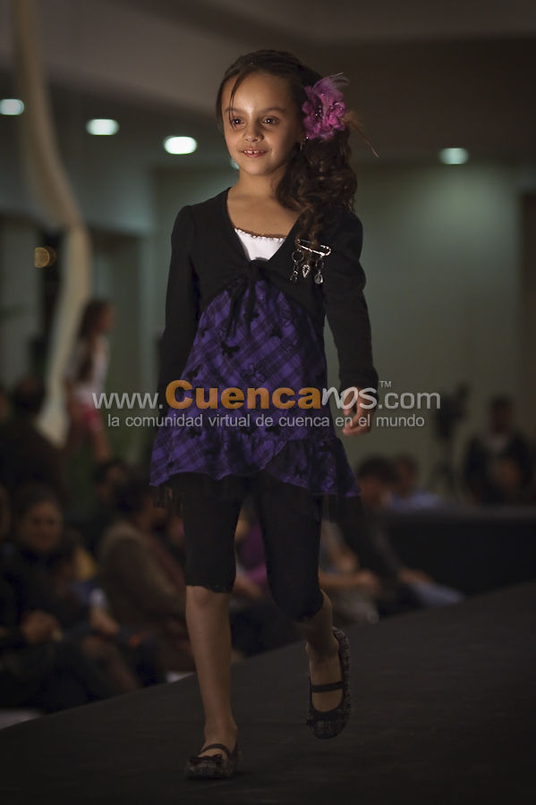 Magia Ayuda Desfile de Modas Virreina 2010