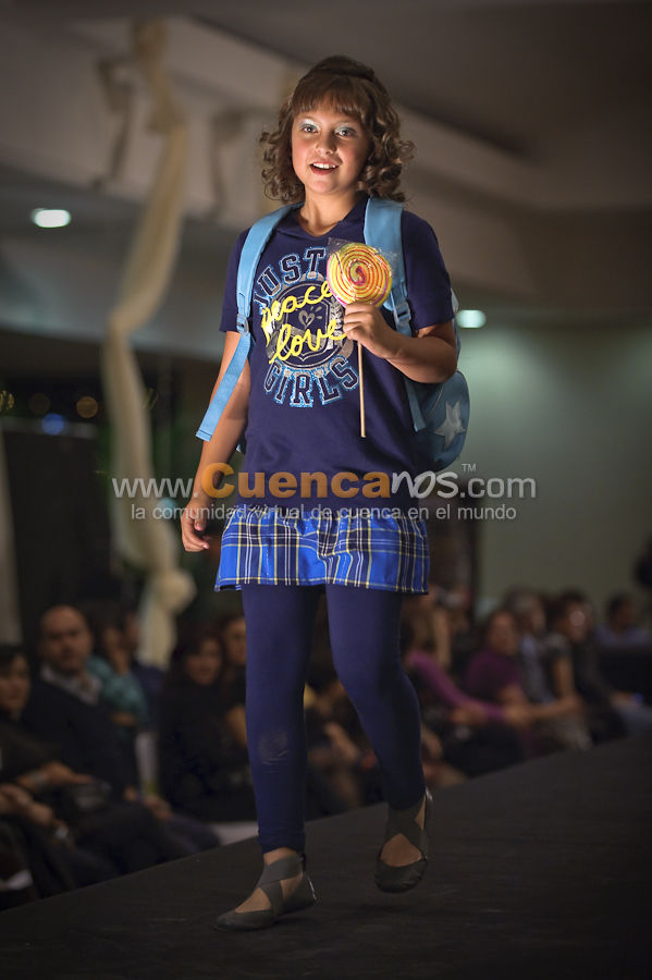 Magia Ayuda Desfile de Modas Virreina 2010