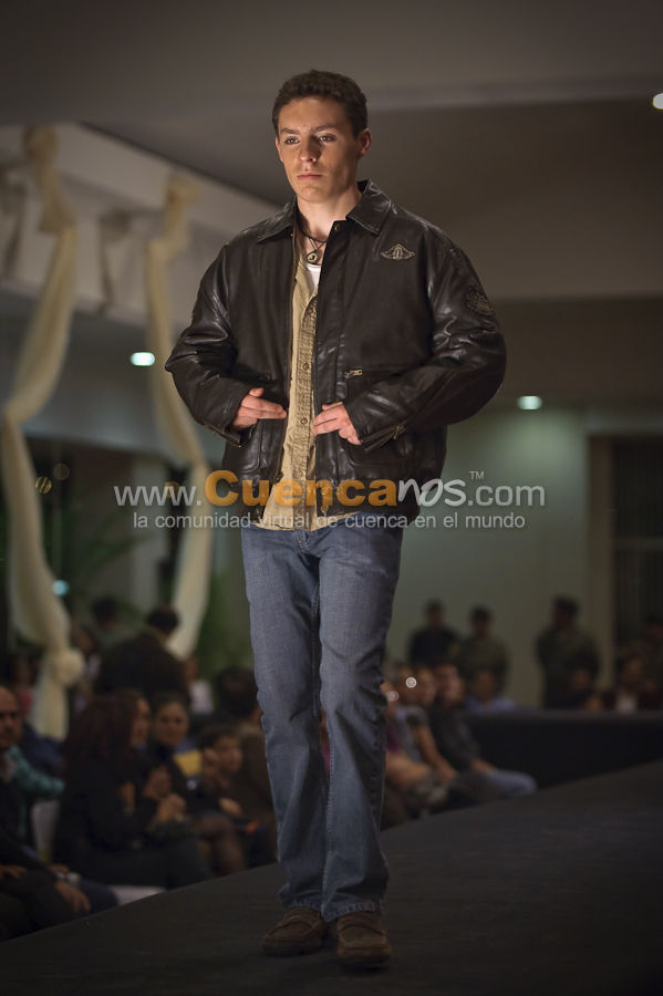 Magia Ayuda Desfile de Modas Virreina 2010