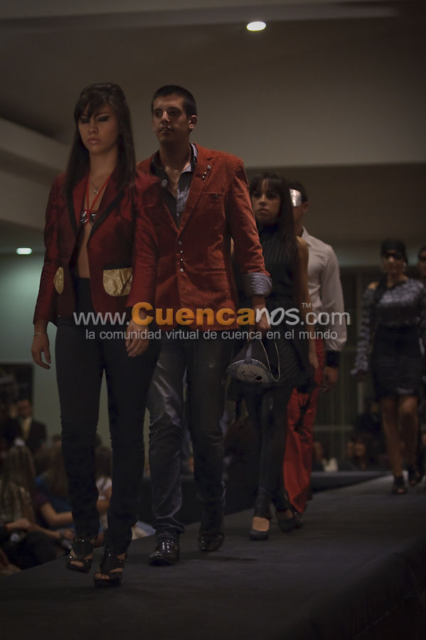 Magia Ayuda Desfile de Modas Virreina 2010