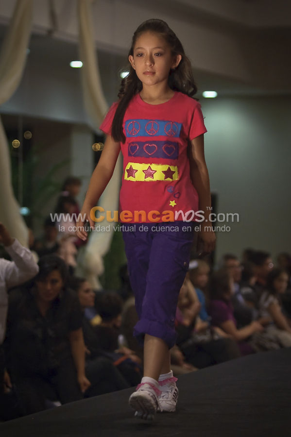Magia Ayuda Desfile de Modas Virreina 2010