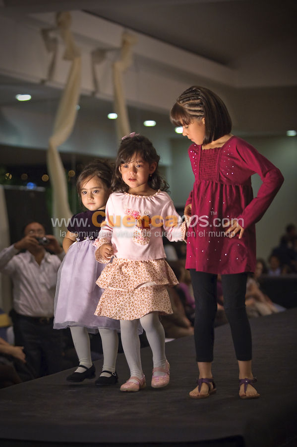 Magia Ayuda Desfile de Modas Virreina 2010