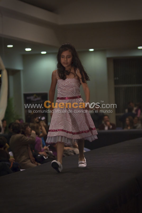 Magia Ayuda Desfile de Modas Virreina 2010