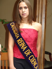 Gabriela Barzallo candidata a Reina de Cuenca 2004
