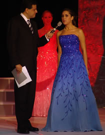 Gabriela Barzallo candidata a Reina de Cuenca 2004