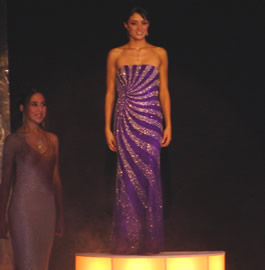 Dayana Valdivieso candidata a Reina de Cuenca 2004