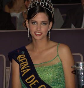 Rebeca Flores Reina de Cuenca 2003 2004