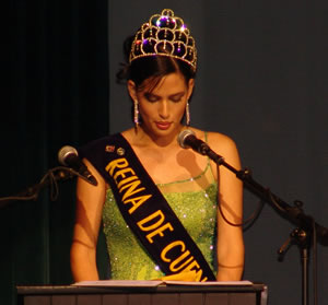 Rebeca Flores Reina de Cuenca 2003 2004